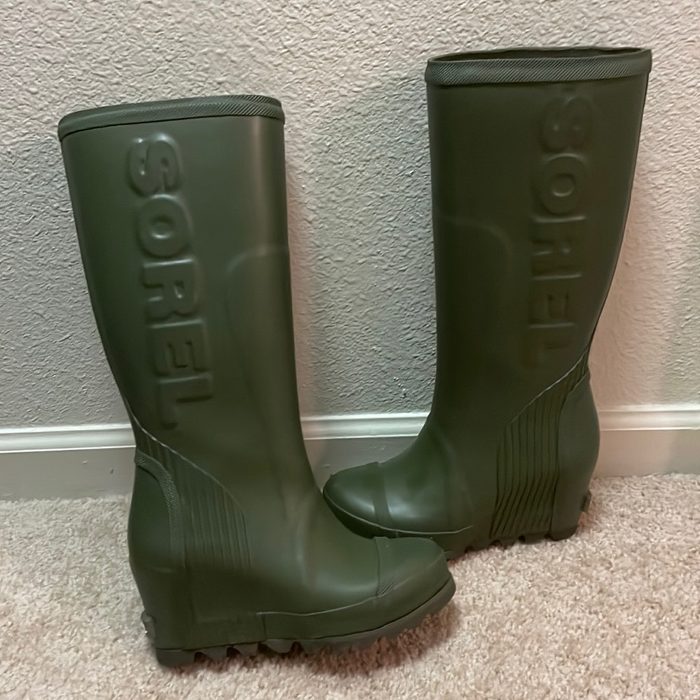 SOREL Women's Olive Green Waterproof Rain Boots